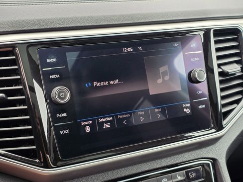 Used 2018 Volkswagen Atlas SEL FWD image 33