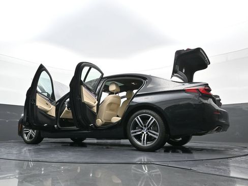 Used 2023 BMW 530i xDrive 530i xDrive w/ Convenience Package image 41