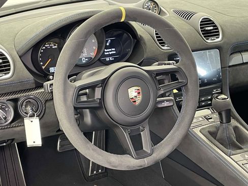 Certified 2025 Porsche 718 Cayman GT4 RS RWD image 4