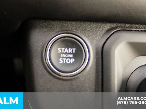 Used 2024 Land Rover Defender 110 X-Dynamic SE image 31