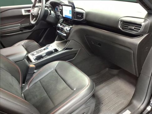 Certified 2023 Ford Explorer ST-Line AWD/4WD image 14