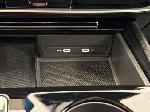 Used 2024 Volkswagen Atlas Cross Sport SE w/ Panoramic Sunroof Package image 31