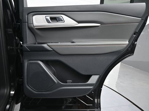 New 2025 Ford Explorer Active w/ Active Comfort Package AWD/4WD image 39