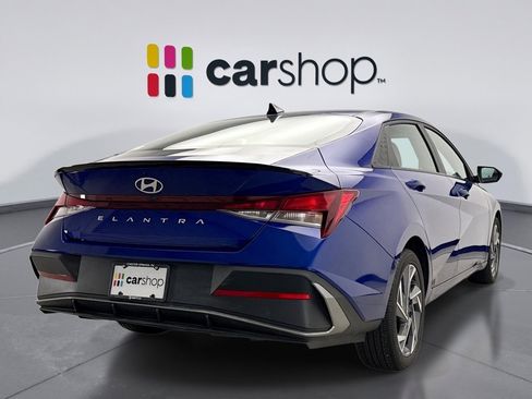 Used 2025 Hyundai Elantra Sport image 5