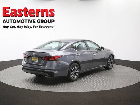 Used 2024 Nissan Altima 2.5 SV FWD image 40