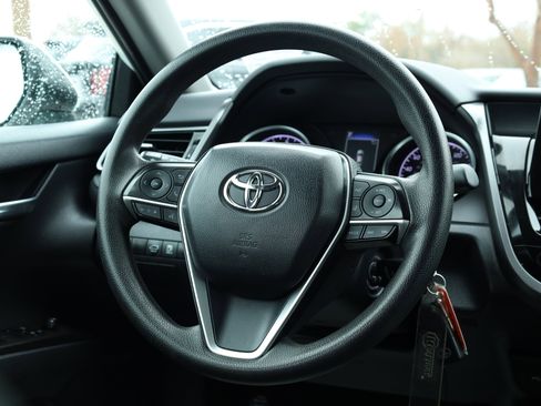 Used 2023 Toyota Camry LE image 7