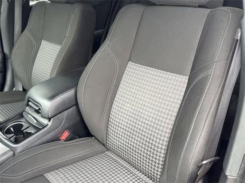 Used 2020 Dodge Charger SXT w/ Blacktop Package image 11