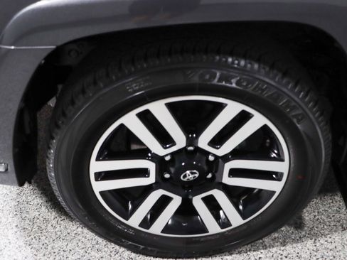 Used 2022 Toyota 4Runner Limited AWD/4WD image 11