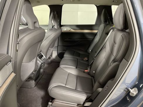 Used 2025 Volvo EX90 Ultra AWD/4WD image 35