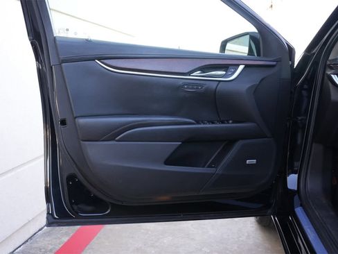 Used 2019 Cadillac XTS Luxury image 18