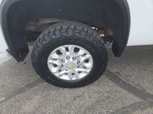 Used 2024 Chevrolet Silverado 2500 LTZ w/ LTZ Convenience Package image 45