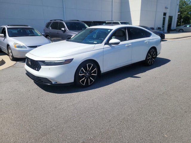 Used 2024 Honda Accord Touring image 9