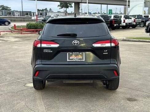 Used 2022 Toyota Corolla Cross LE AWD/4WD image 7