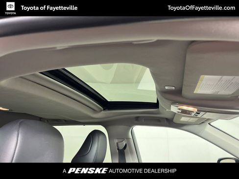 Certified 2025 Toyota Highlander XLE image 6