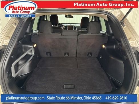 Used 2015 Jeep Cherokee Latitude w/ Comfort/Convenience Group image 30