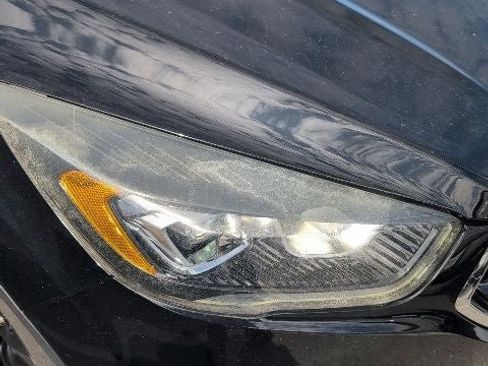 Used 2017 Ford Escape SE w/ Equipment Group 201A image 3