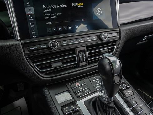 Used 2020 Porsche Macan S image 28