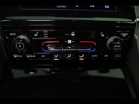 New 2025 Jeep Grand Cherokee L Altitude image 16