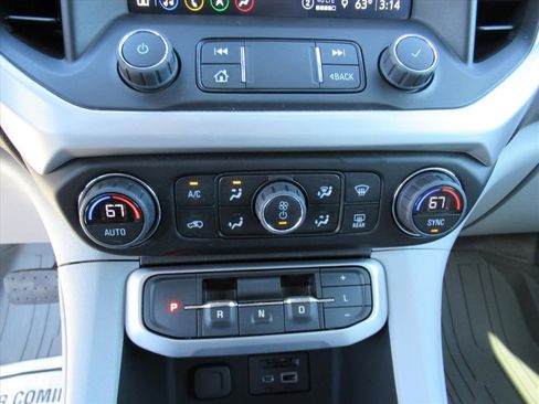 Used 2023 GMC Acadia SLT w/ Technology Package image 28