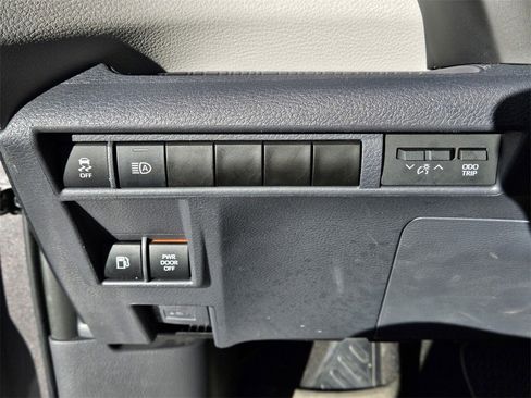 Used 2023 Toyota Sienna XLE image 26