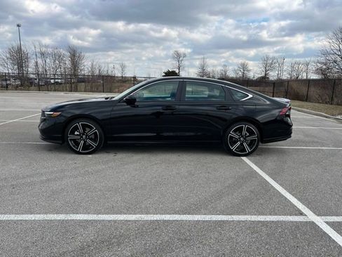 Used 2025 Honda Accord Sport image 5