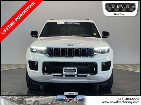 Used 2023 Jeep Grand Cherokee Overland w/ Luxury Tech Group IV AWD/4WD image 2