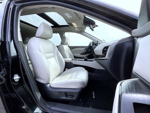 Used 2023 Nissan Rogue SL w/ SL Premium Package image 15