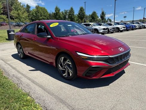 Certified 2025 Hyundai Elantra Sport FWD image 7