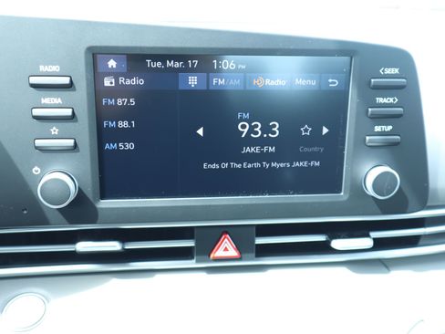 New 2026 Hyundai Elantra SEL Sport Premium FWD image 4