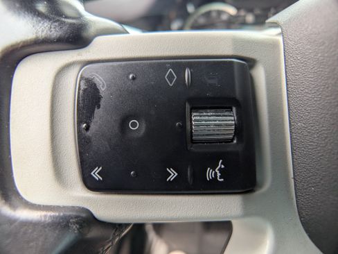 Used 2022 Land Rover Defender 110 X-Dynamic SE AWD/4WD image 26
