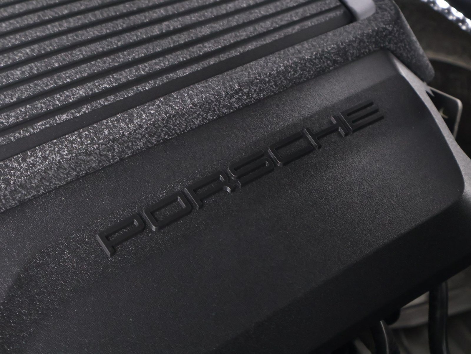 Certified 2024 Porsche Macan AWD/4WD image 27