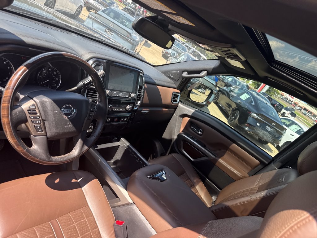 Used 2021 Nissan Titan Platinum Reserve w/ Moonroof Package AWD/4WD image 26