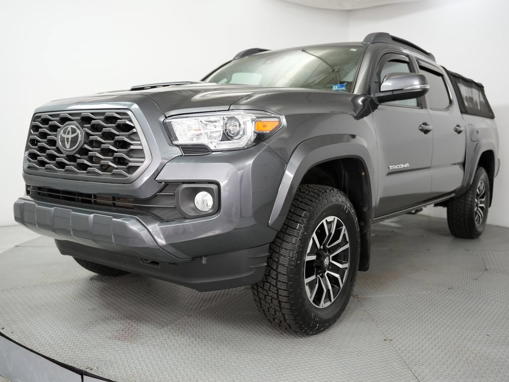 Used 2021 Toyota Tacoma TRD Sport w/ Technology Package AWD/4WD image 3