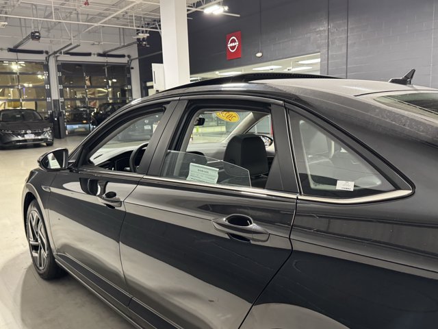 Used 2024 Volkswagen Jetta SEL FWD image 30
