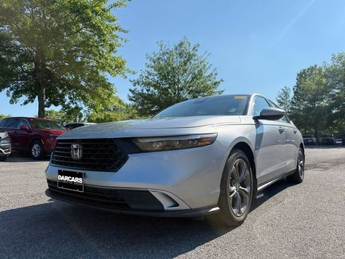 Used 2023 Honda Accord EX image 32
