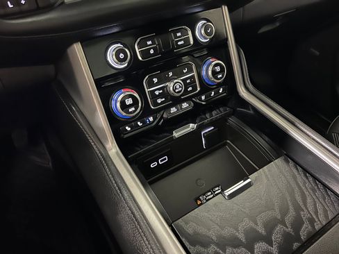 Used 2024 GMC Yukon Denali image 28