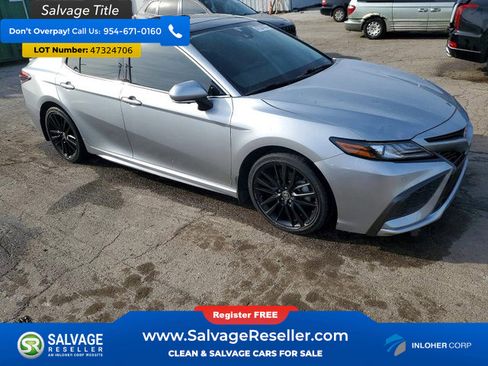 Used 2021 Toyota Camry XSE w/ Navigation Package image 5