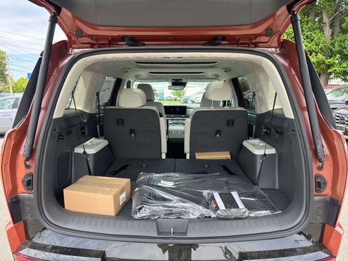 Used 2025 Hyundai Santa Fe Calligraphy w/ Tow & Go Package image 4