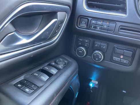 Used 2023 Chevrolet Suburban RST w/ Luxury Package AWD/4WD image 9