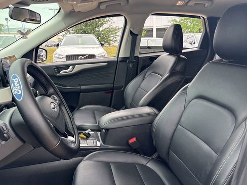 Used 2022 Ford Escape SEL w/ Technology Package FWD image 16