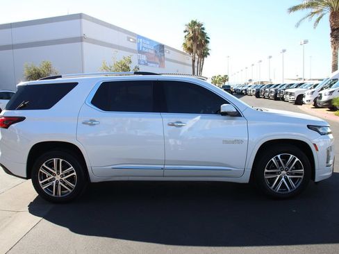 Used 2023 Chevrolet Traverse High Country AWD/4WD image 10