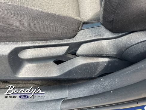 Used 2025 Toyota Camry LE FWD image 9
