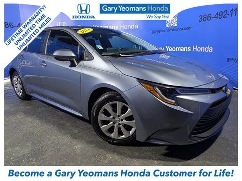 Used 2024 Toyota Corolla LE image 1