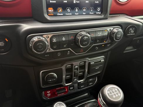 Used 2020 Jeep Wrangler Unlimited Rubicon AWD/4WD image 27