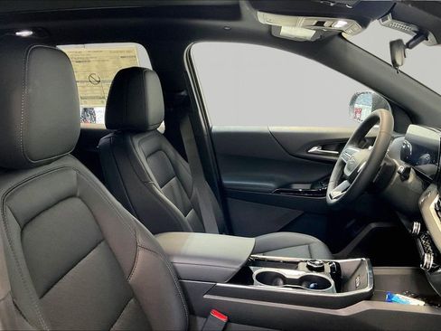 New 2026 Chevrolet Equinox LT w/ Convenience Package II FWD image 13