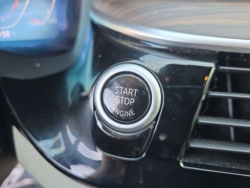 Used 2023 BMW 540i w/ Premium Package image 29