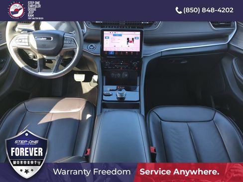 Used 2025 Jeep Grand Cherokee L Limited w/ Black Appearance Package AWD/4WD image 14