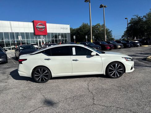 Used 2019 Nissan Altima 2.5 Platinum FWD image 5