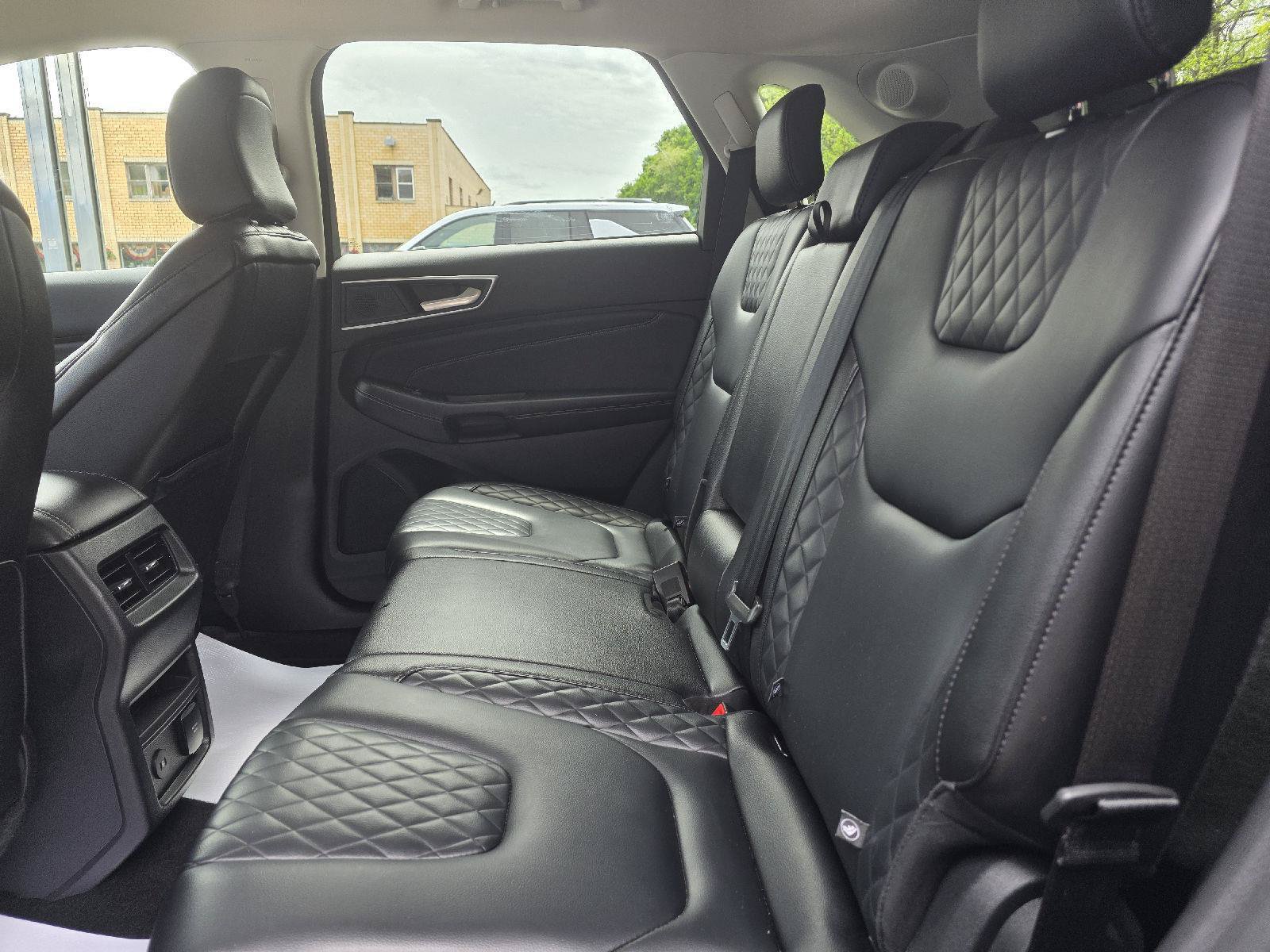 Used 2024 Ford Edge Titanium AWD/4WD image 30