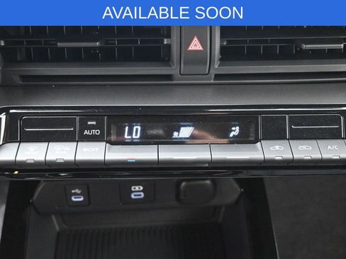 Used 2024 Toyota Prius LE AWD/4WD image 20